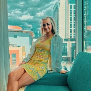 Meet your Posher, Whitney